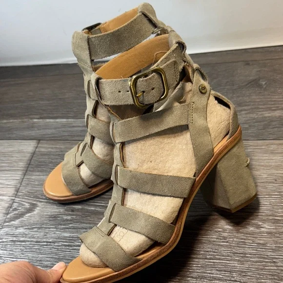 UGG Stylish green/Tan suede/leather Sandals size 7.5 (j151) - Picture 3 of 14